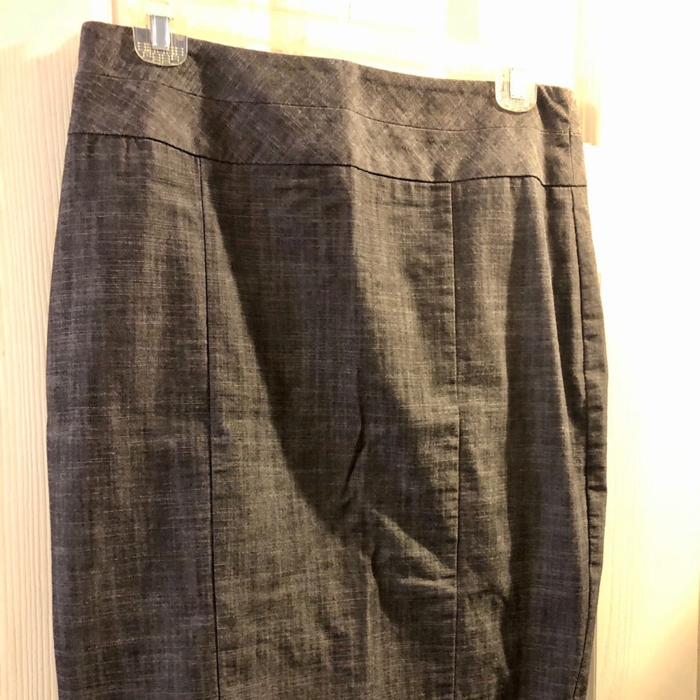 Stretchy gray pencil skirt